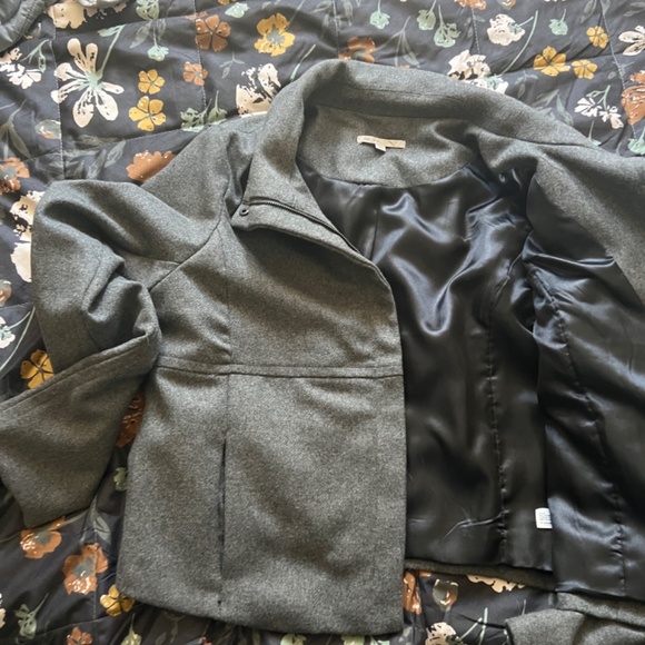 Jacket - Picture 4 of 6